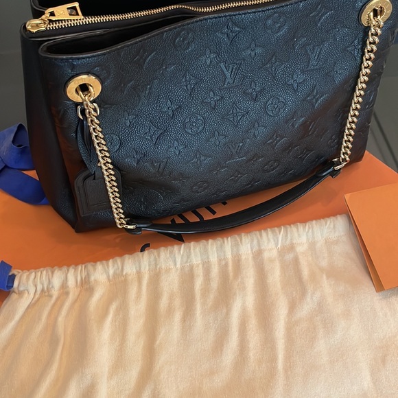 Louis Vuitton Black VM hobo bag - Picture 2 of 10